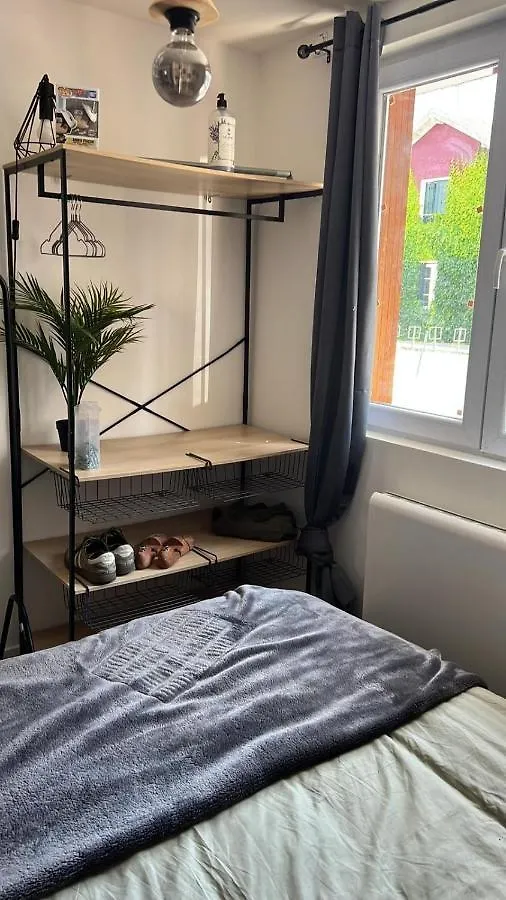 Appartement Traversant Lyon 8 0*,  France