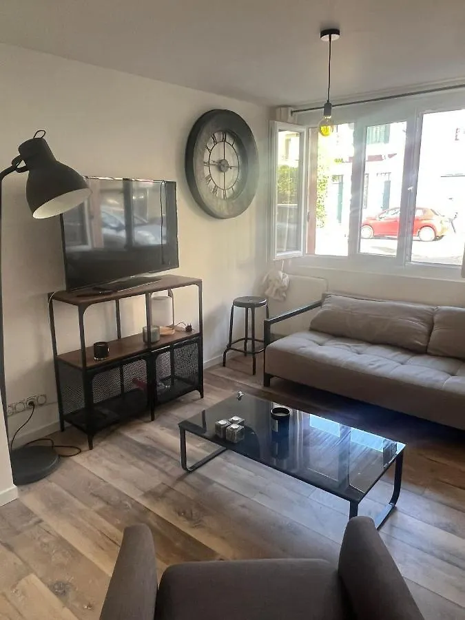 Apartment Appartement Traversant Lyon 8 France